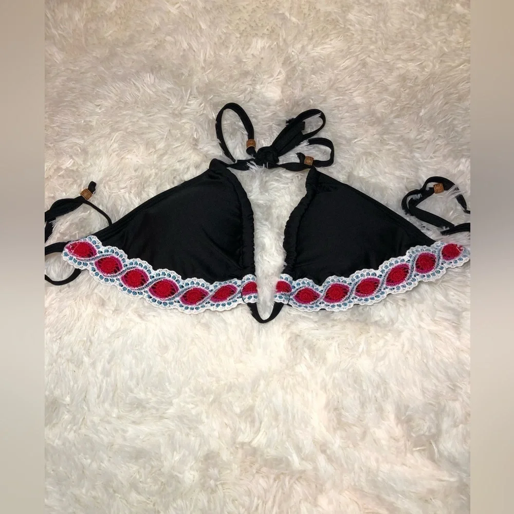 Black and Red Triangle Bikini Top DD